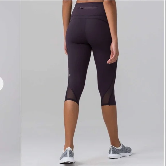 Lululemon Pace Perfect Crop (17") in Boysenberry ~ Size 4 - Picture 3 of 12